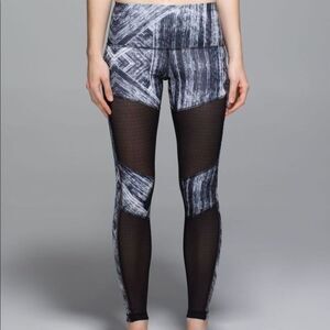 Lululemon Hot To Street Pants/Leggings Size 2